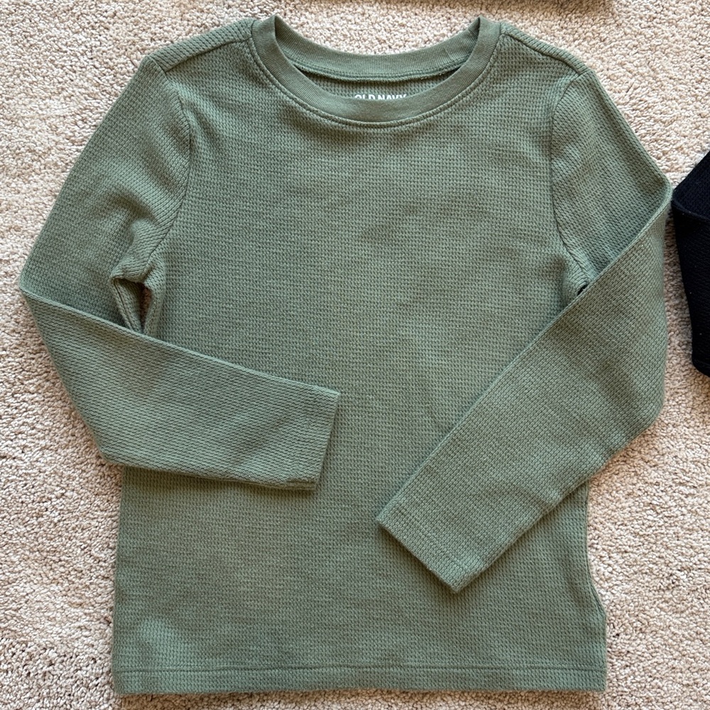5T Old Navy Kids Long Sleeve Tee Set - Blue, Green, Black - Picture 3 of 9